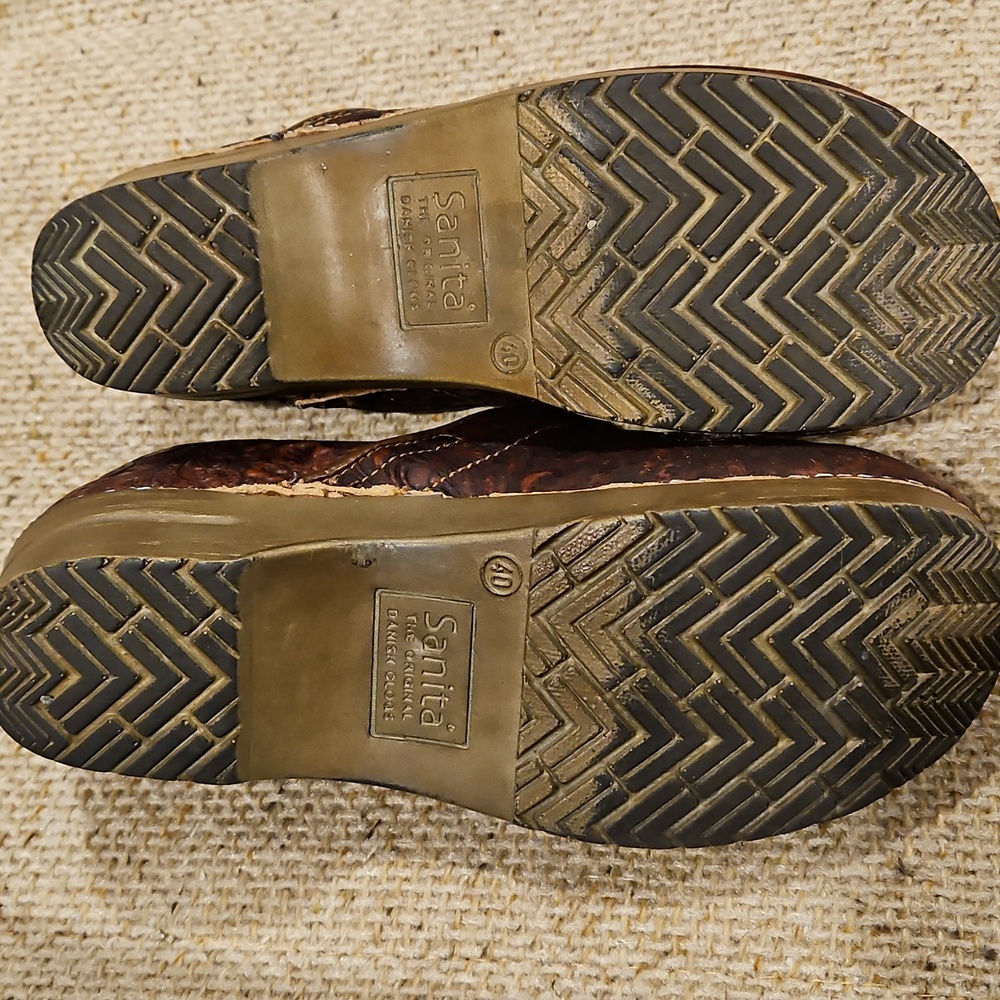 Sanita Brown Embossed Leather Clogs EU 40 - Picture 7 of 7